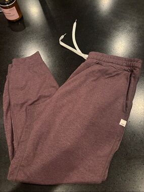 Vuori daily joggers Drawstring  - Plum